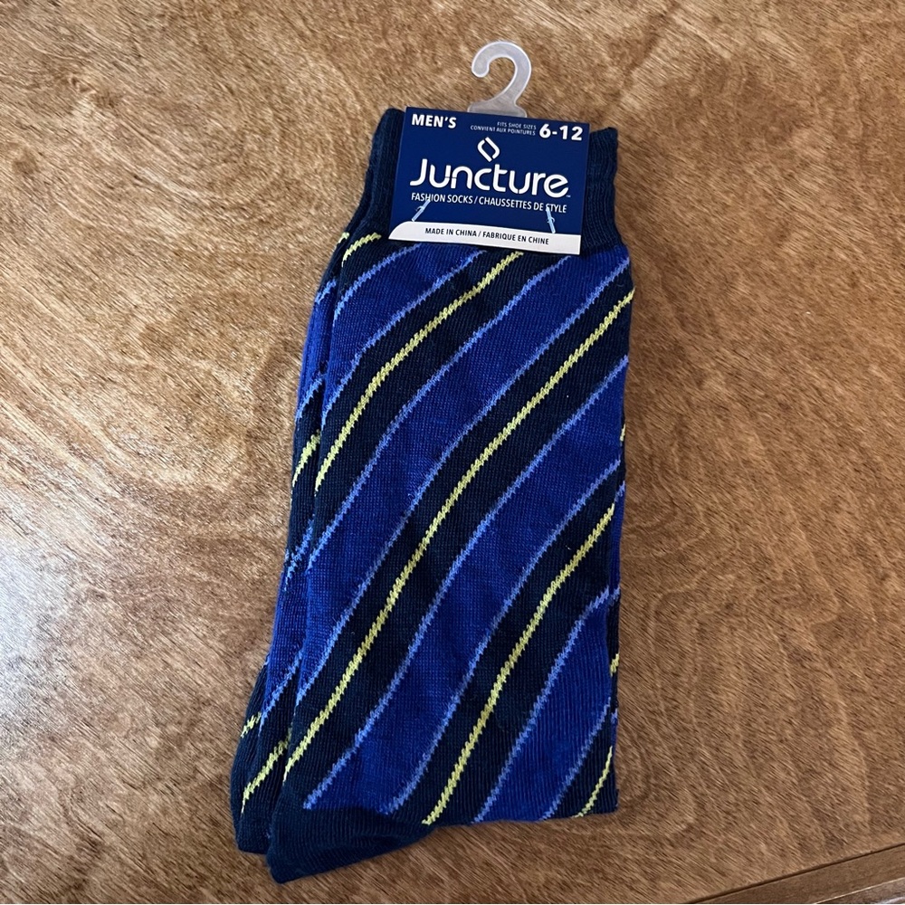 🆓 W/ ANY PURCHASE 🆕 Juncture Striped Socks